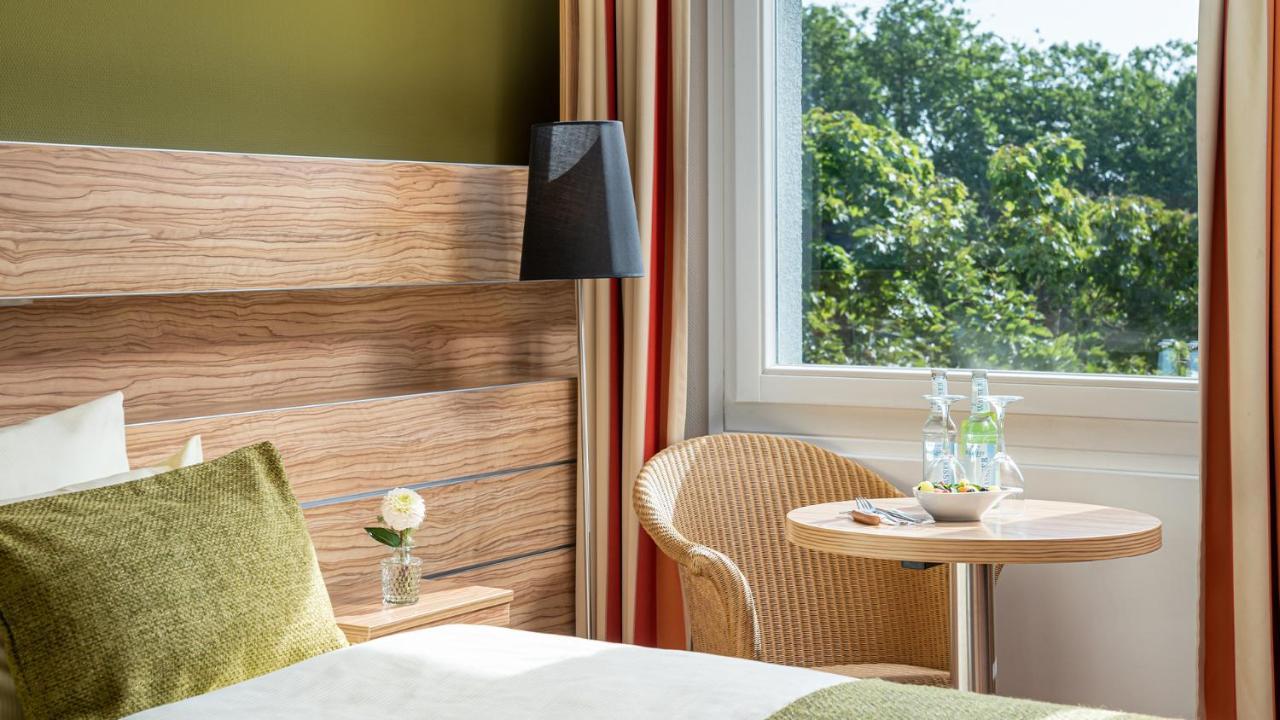 Parkhotel Landau ลันเดาอินแดร์ฟัลซ์ ภายนอก รูปภาพ
