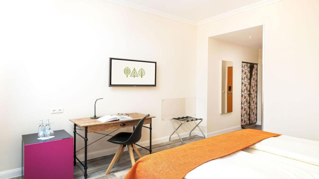 Parkhotel Landau ลันเดาอินแดร์ฟัลซ์ ภายนอก รูปภาพ