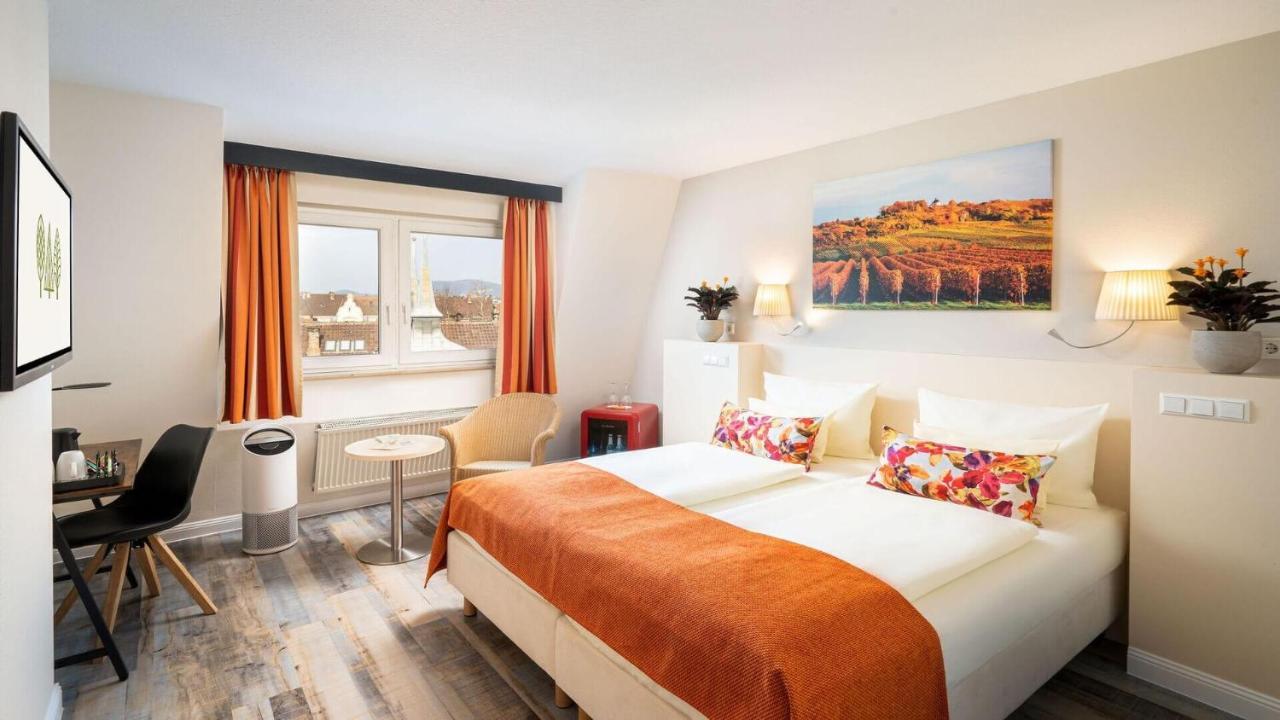 Parkhotel Landau ลันเดาอินแดร์ฟัลซ์ ภายนอก รูปภาพ