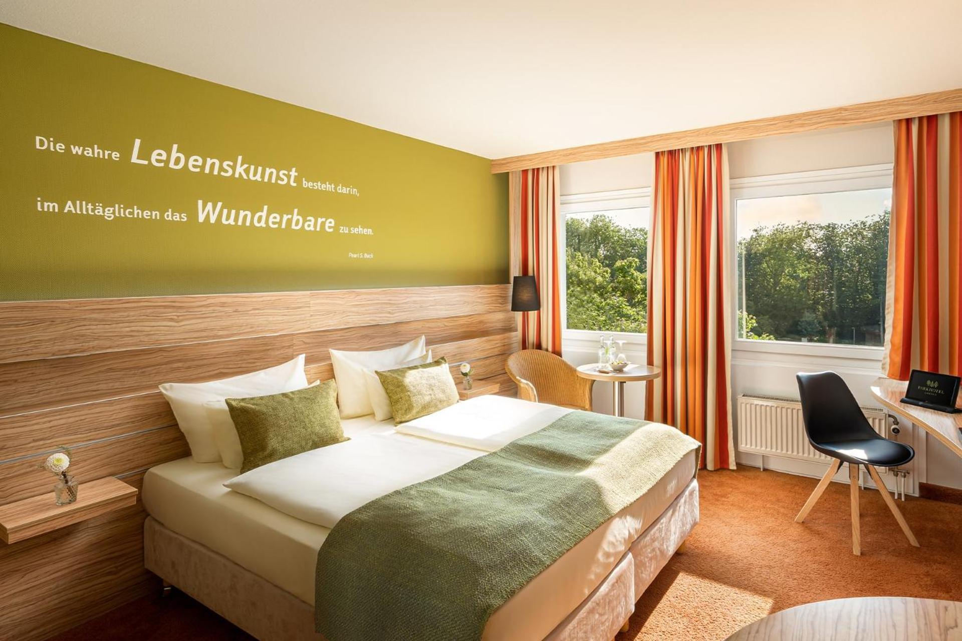 Parkhotel Landau ลันเดาอินแดร์ฟัลซ์ ภายนอก รูปภาพ